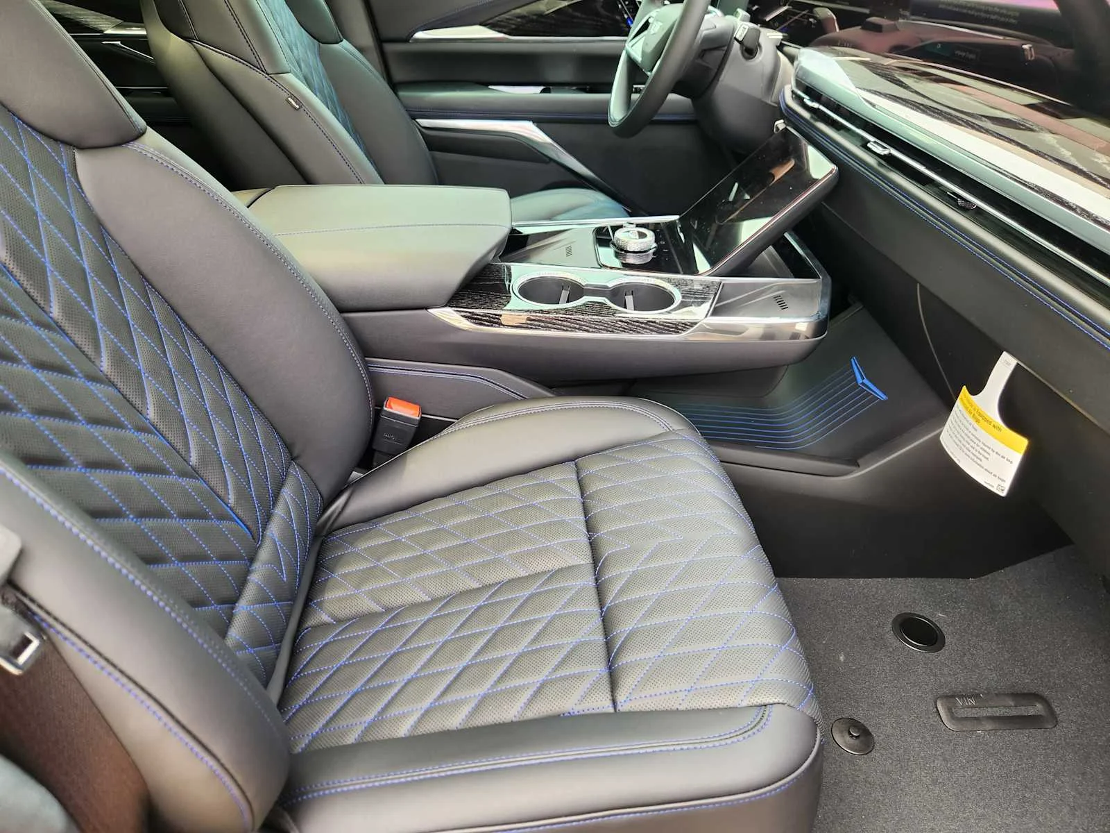 2026 Cadillac Escalade IQL Luxury - Photo 9