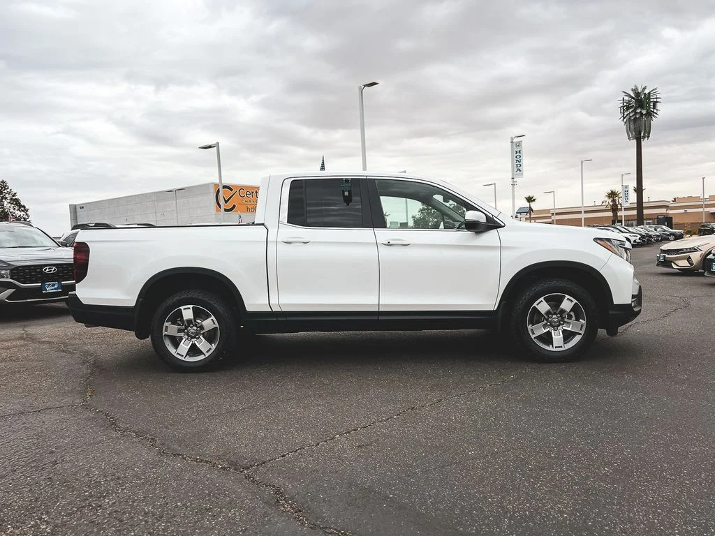 New 2026 Platinum White Pearl Honda RTL image 8