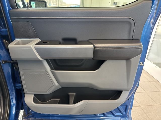 Used 2025 Blue Metallic Ford XLT image 10
