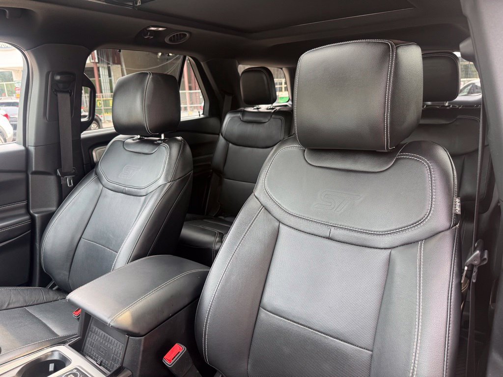 Used 2022 Gray Ford ST image 22