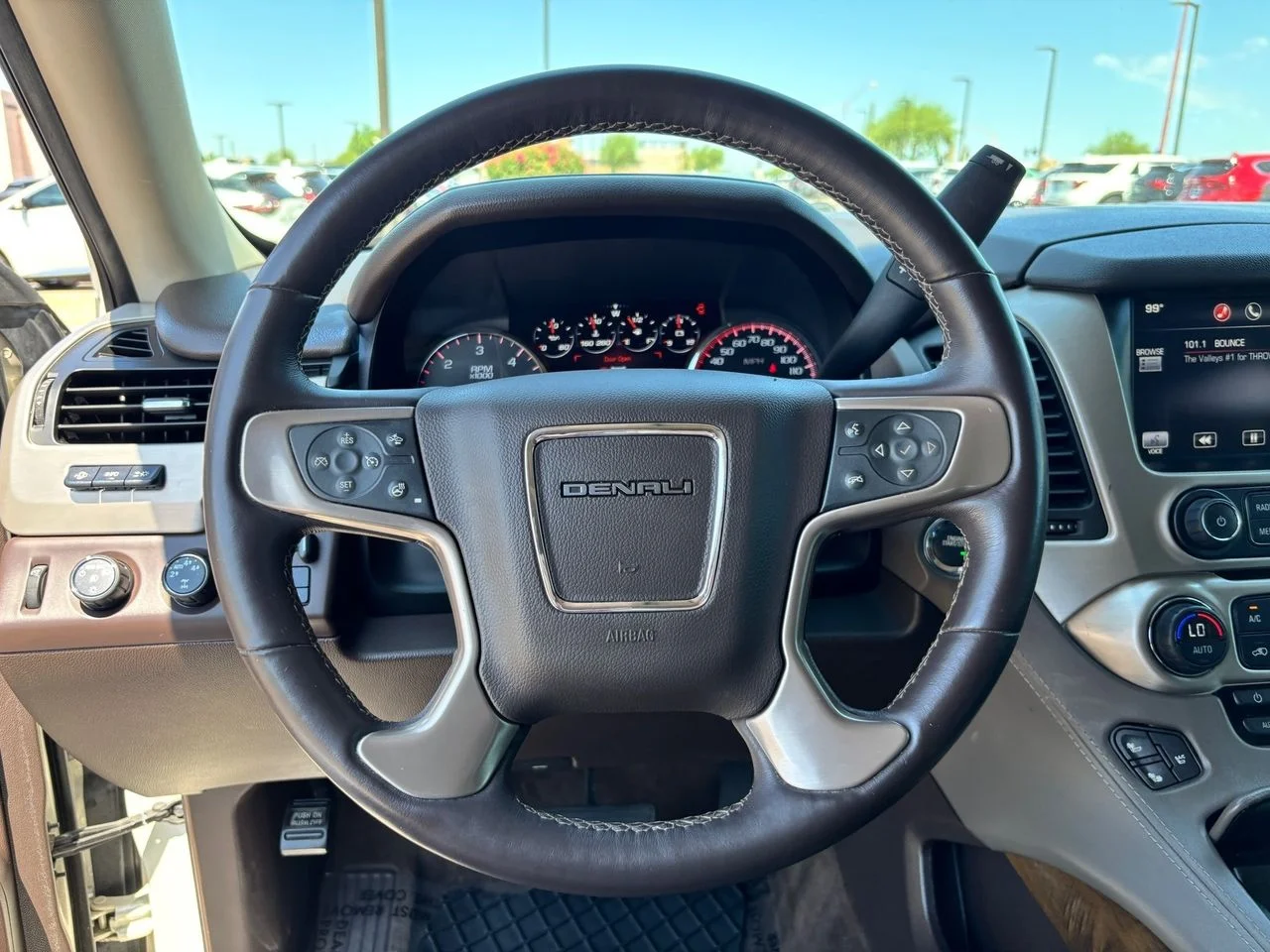 Used 2015 White Diamond Clearcoat GMC Denali image 18