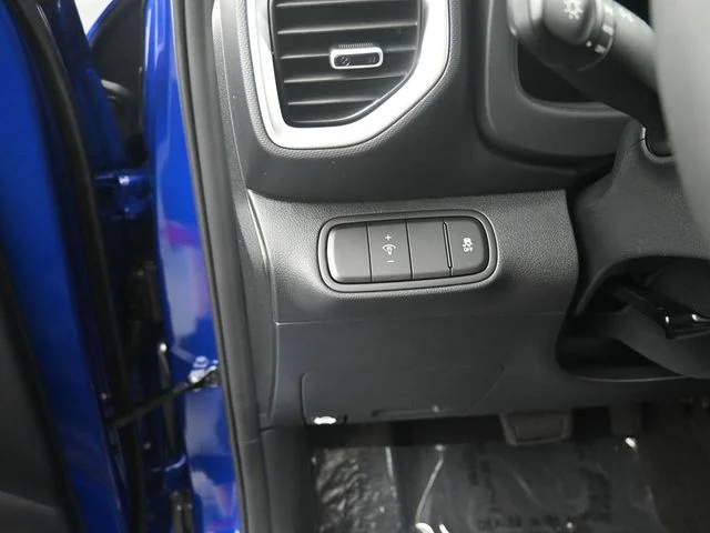 Used 2025 Blue Hyundai SEL image 18