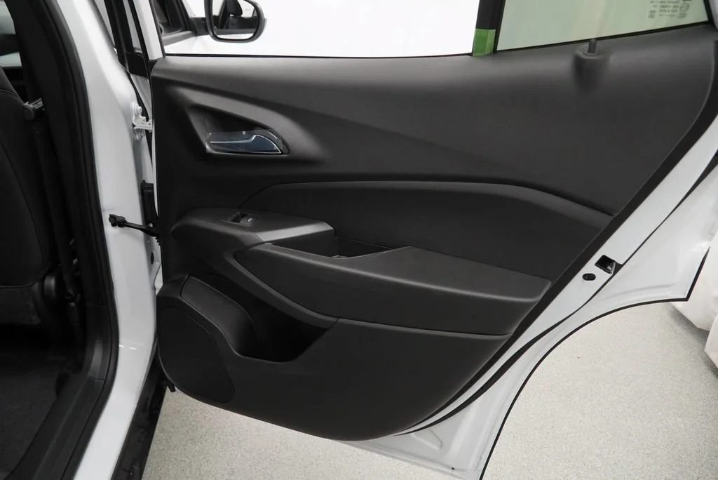 New 2026 Summit White Chevrolet LT image 27