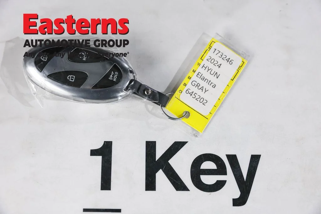 Used 2024 Gray Hyundai SEL image 24