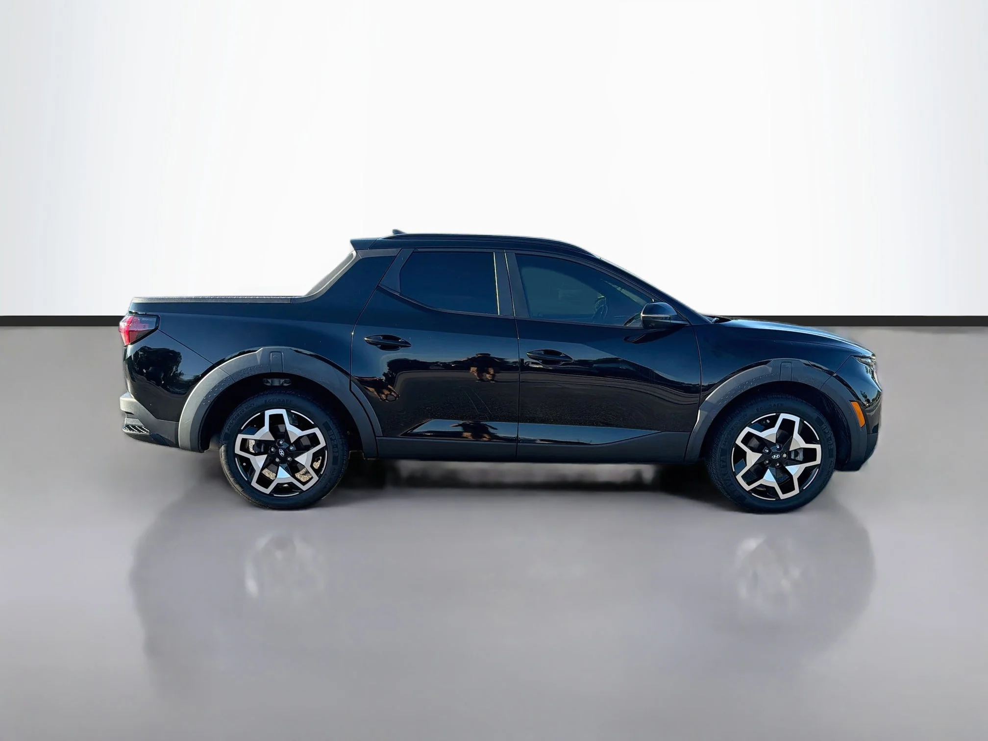 Used 2023 Phantom Black Hyundai Limited image 5