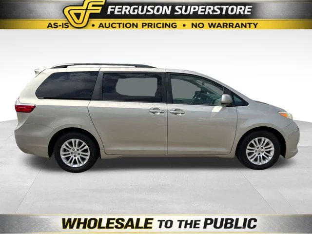 Used 2016  Toyota XLE image 8