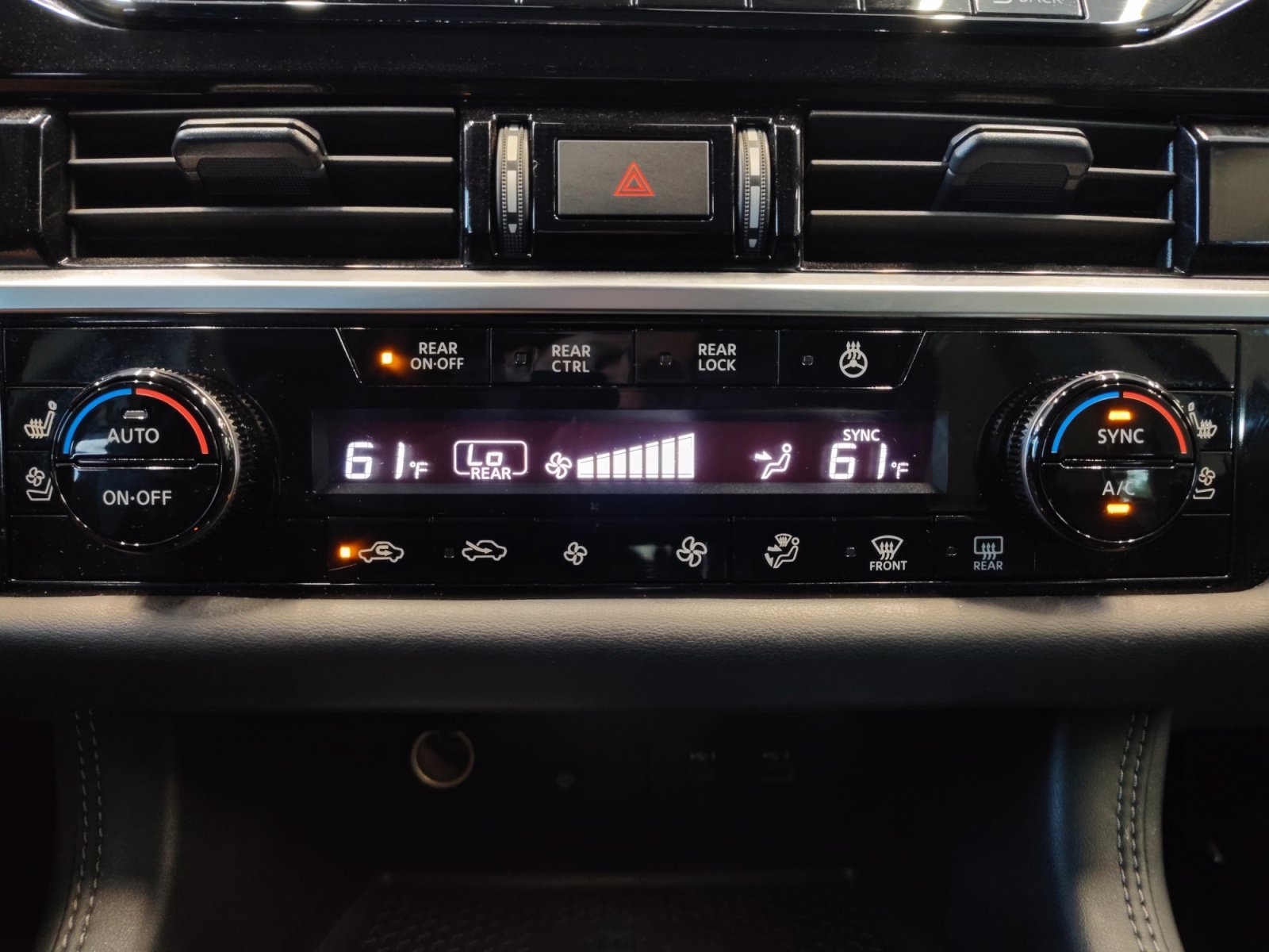 Used 2024 Obsidian Green Pearl Nissan Platinum image 19