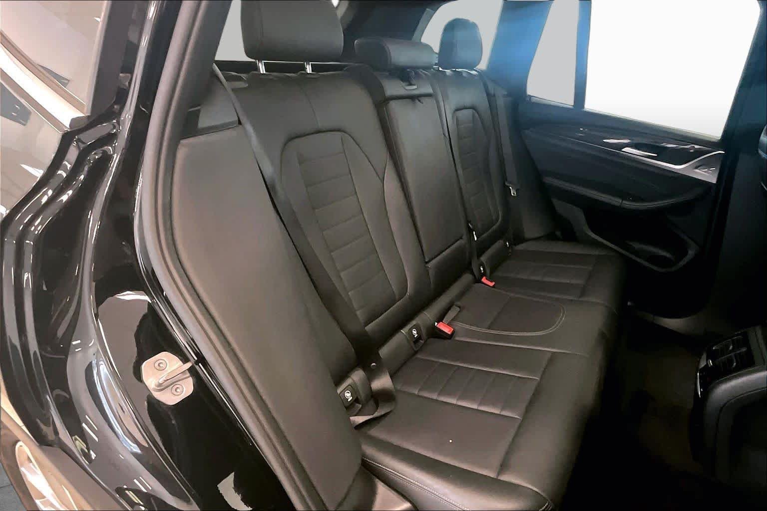 Used 2019 Jet Black BMW sDrive30i image 19