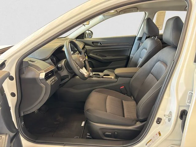 New 2026 White Nissan 2.5 SV image 9