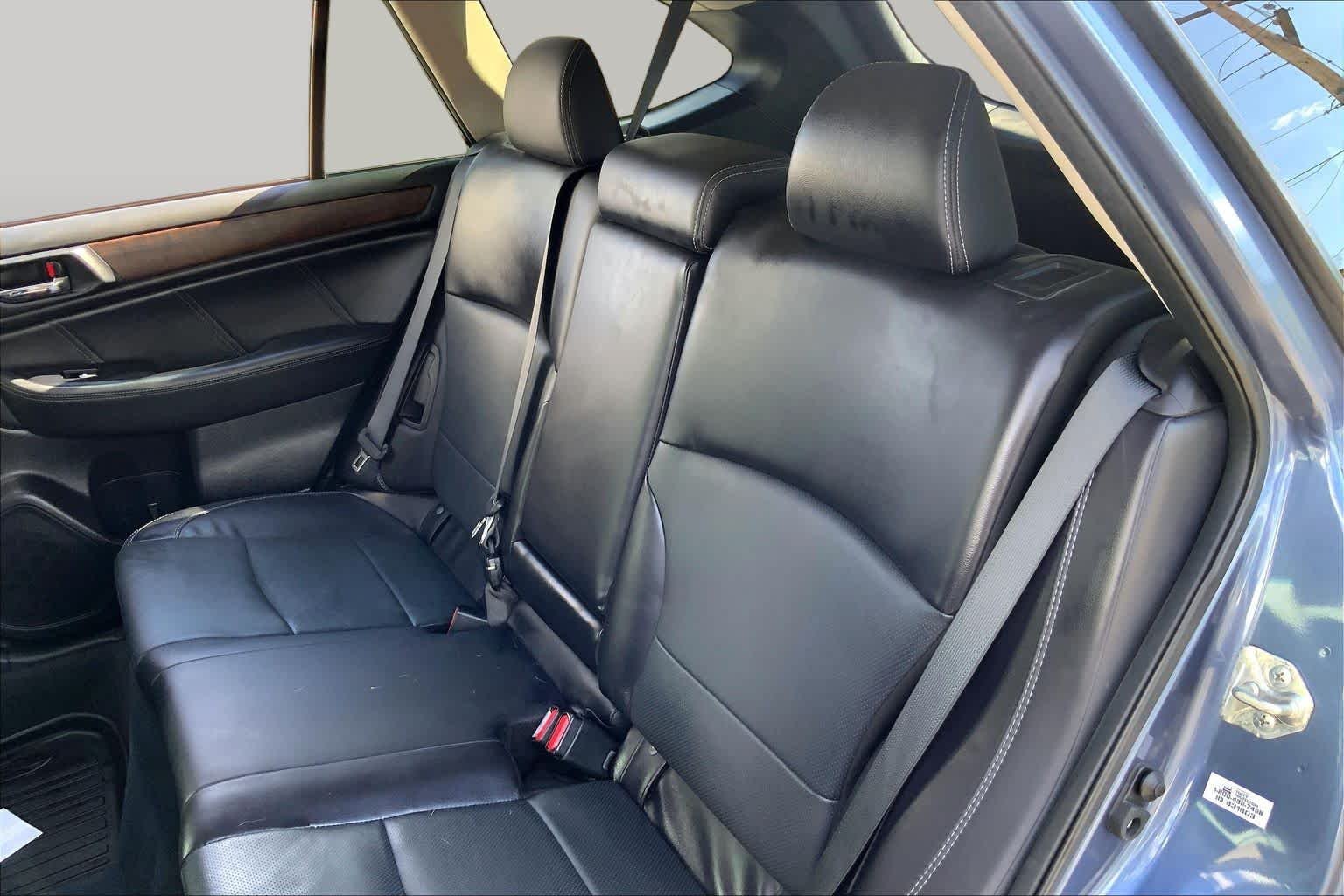 Used 2018 Twilight Blue Metallic Subaru Limited image 18