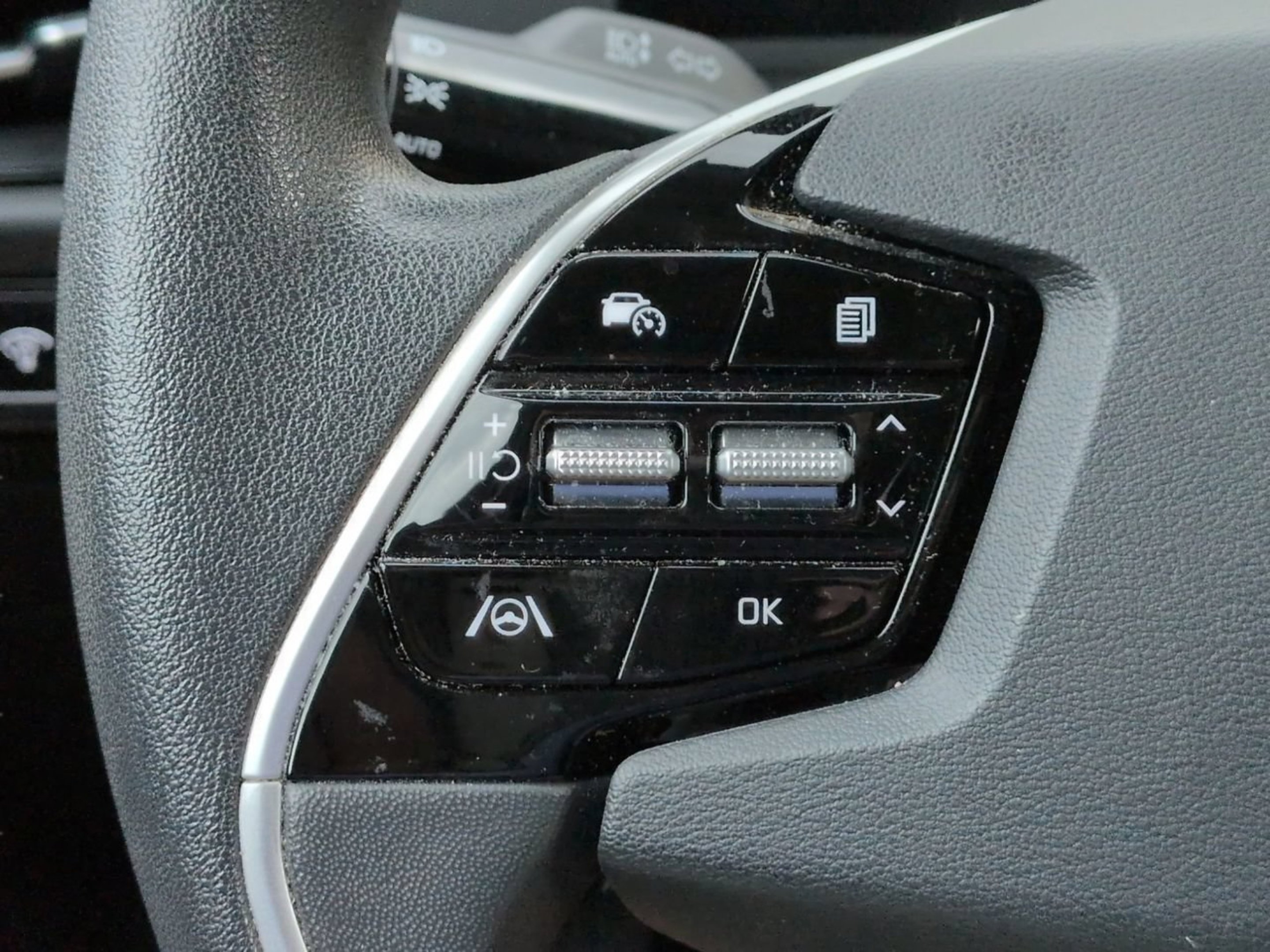 Certified Used 2024 Graphite Gray Kia LX image 21