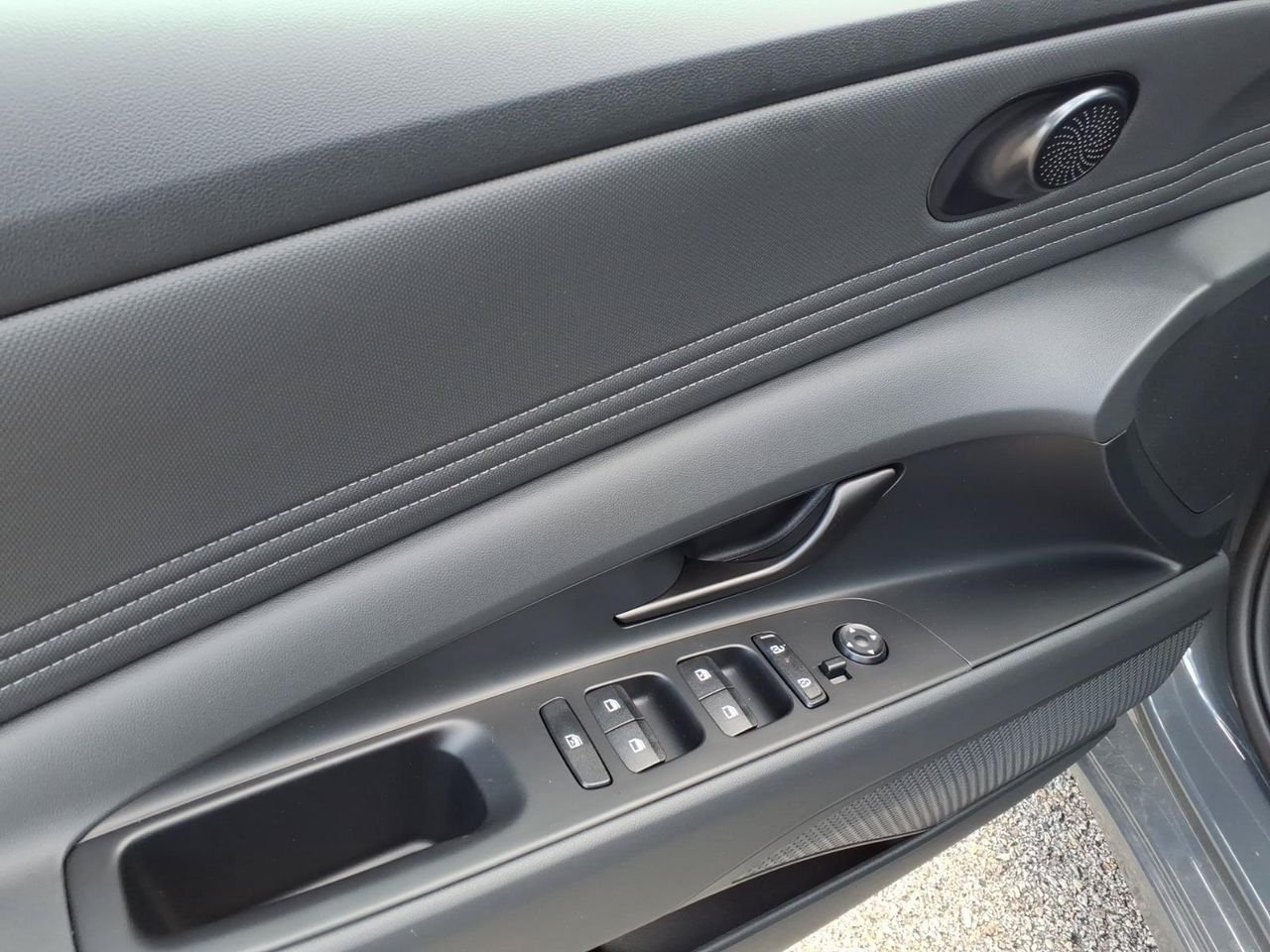New 2026 Ecotronic Gray Hyundai SEL Sport Premium image 9