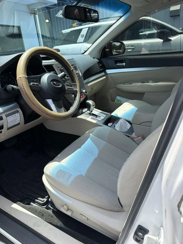 Used 2011 White Subaru 2.5i Premium image 5