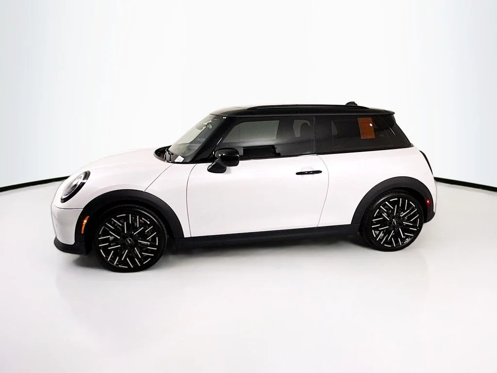 New 2026 Nanuq White Metallic MINI Iconic image 8