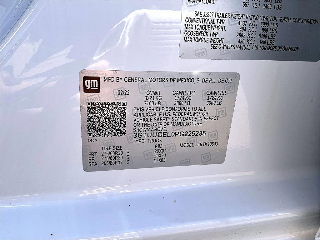 Used 2023 White GMC Denali image 22