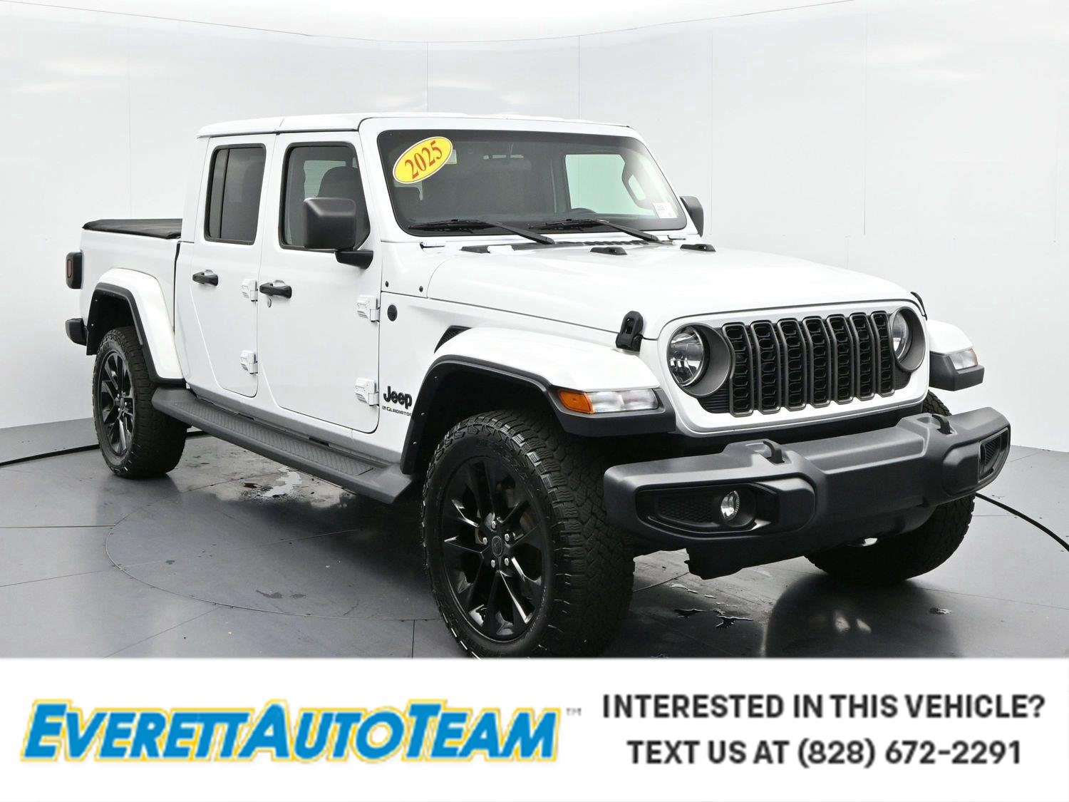 2025 Jeep Gladiator NightHawk Crew Cab 4WD