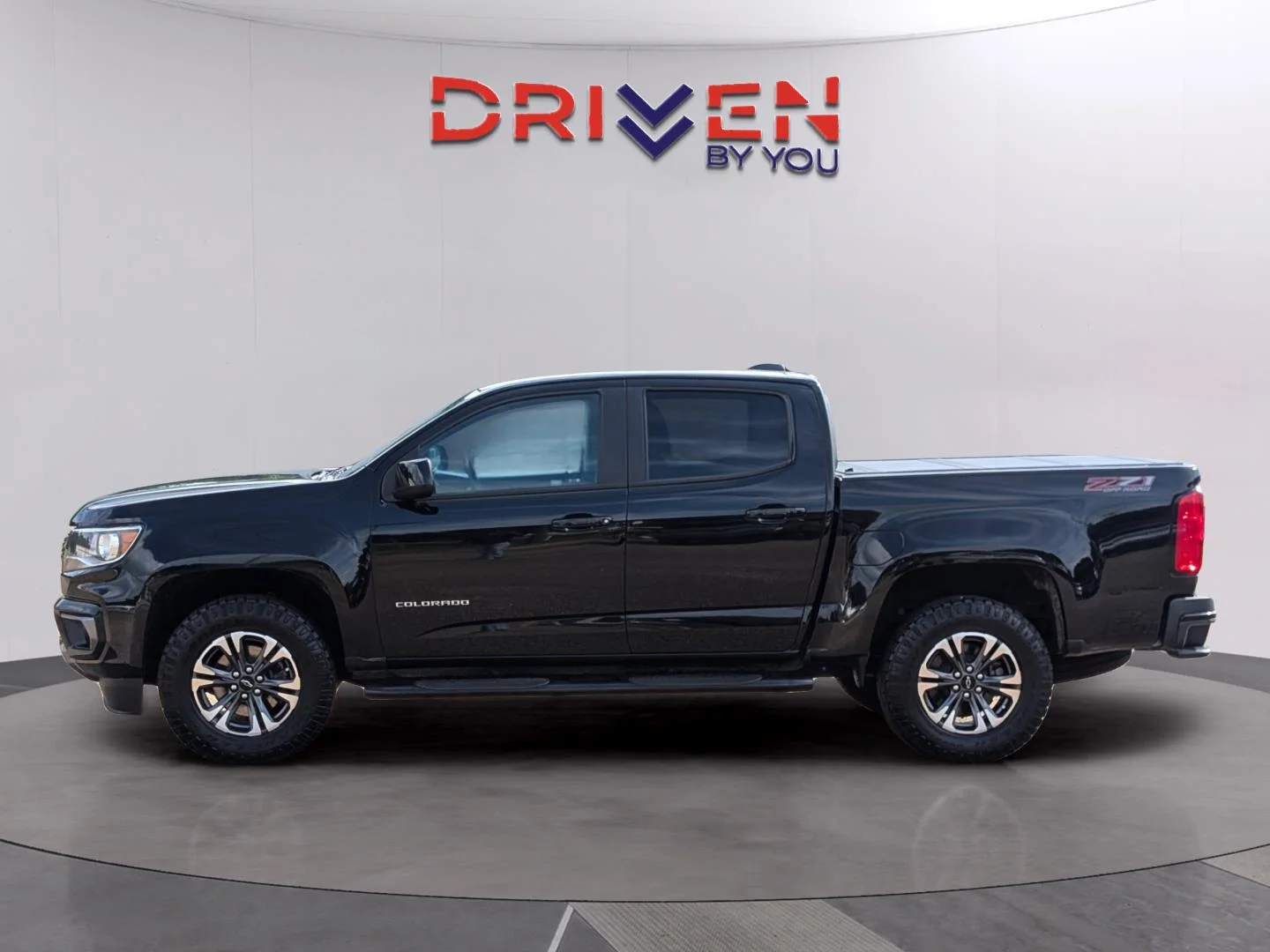 Used 2022 Black Chevrolet Z71 image 2