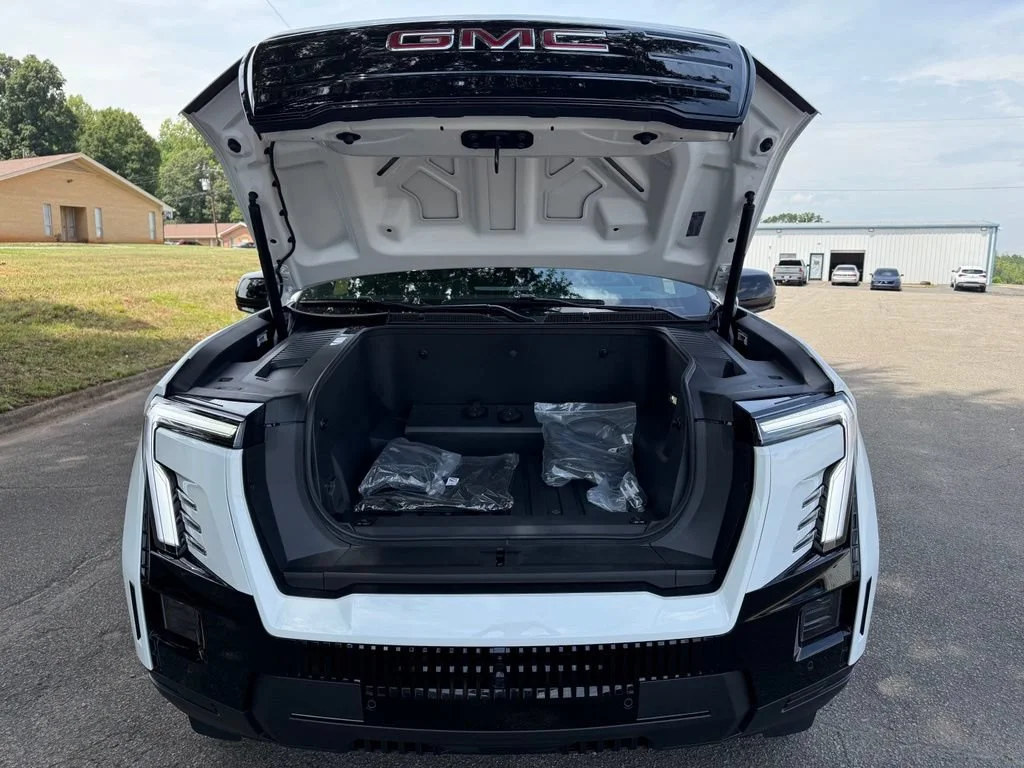 Used 2026 Summit White GMC Elevation Extended Range image 35