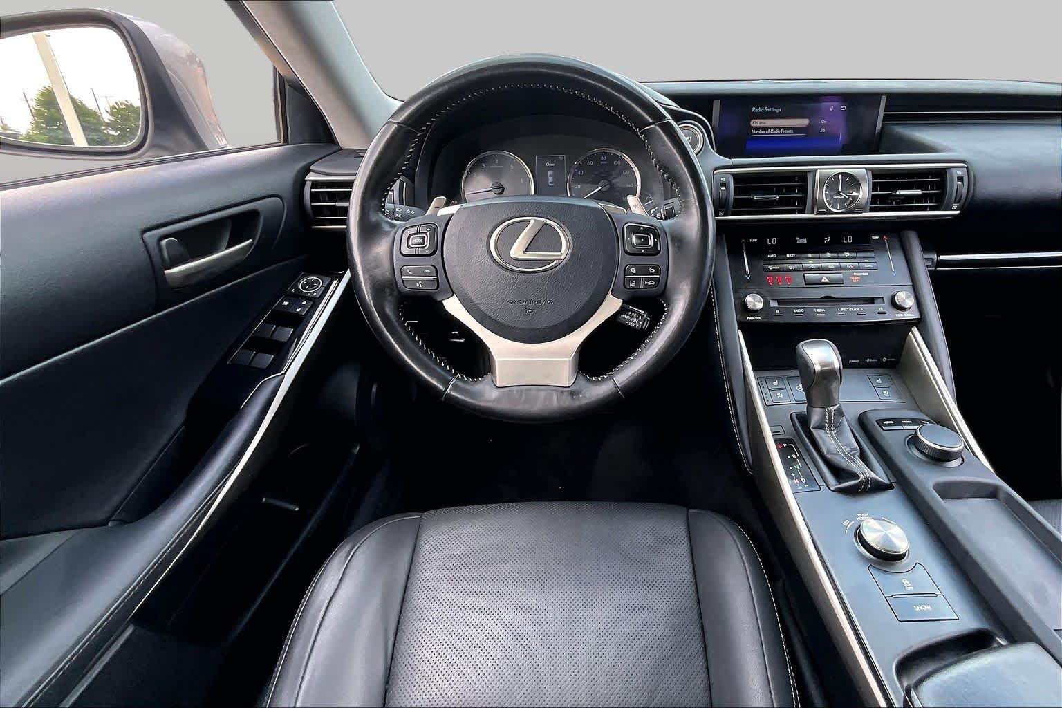 Used 2018 Atomic Silver Lexus  image 6