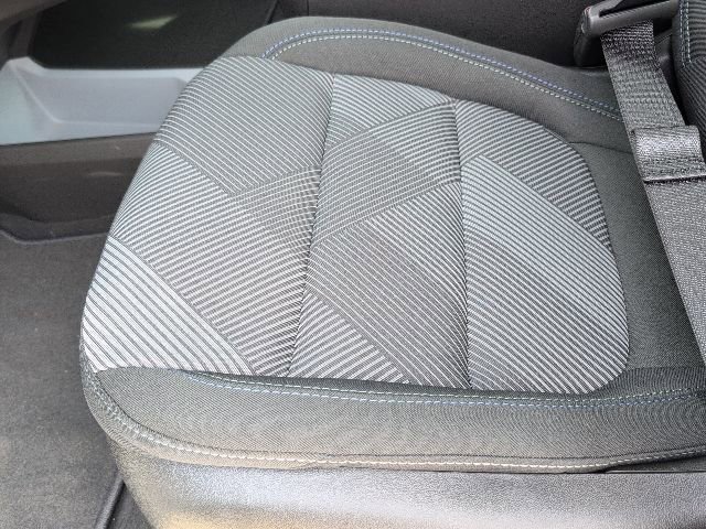 New 2027 Summit White Chevrolet LT image 11
