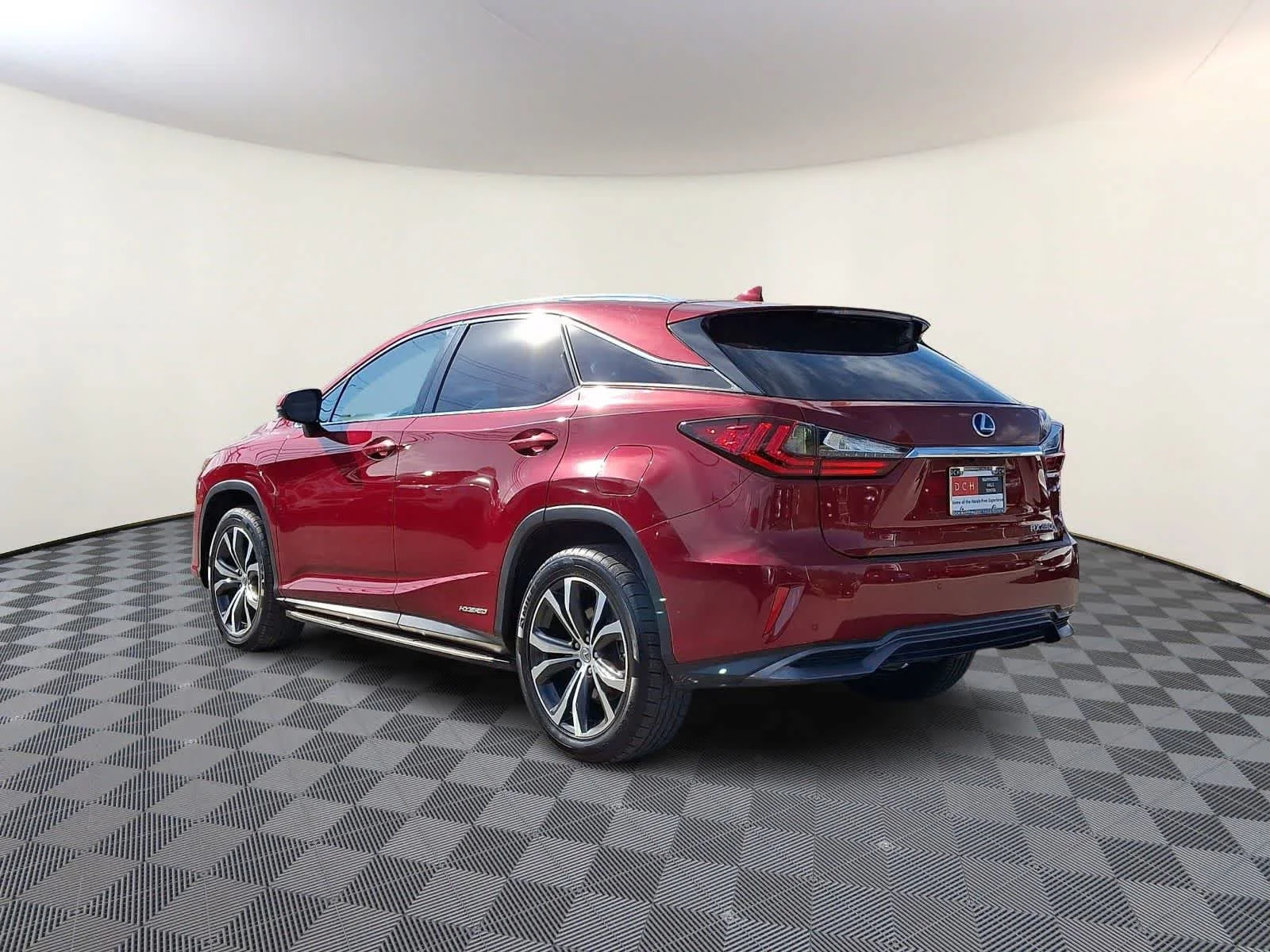 Used 2016 Matador Red Mica Lexus  image 7