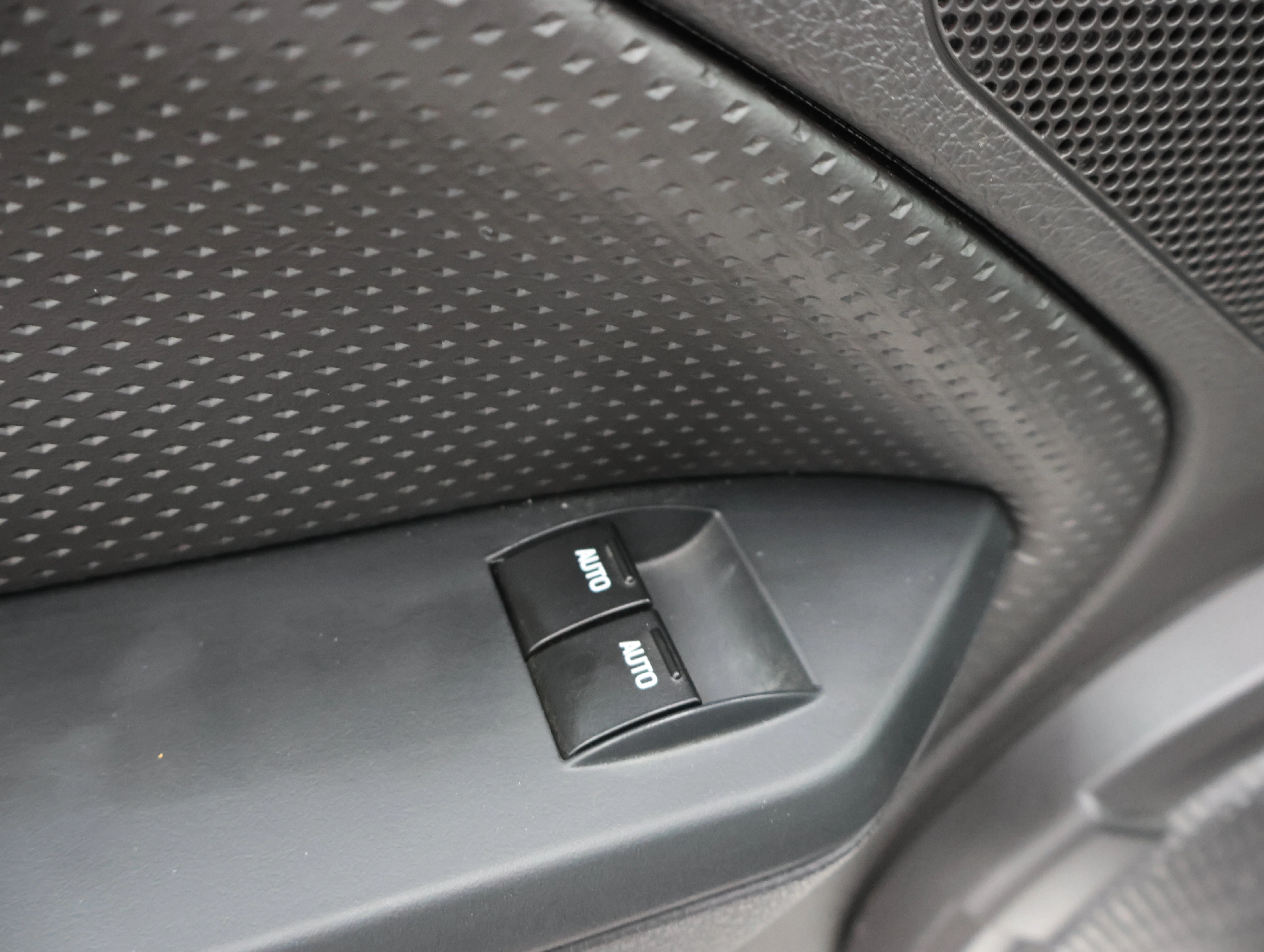 Used 2007 Performance White Ford GT Premium image 38