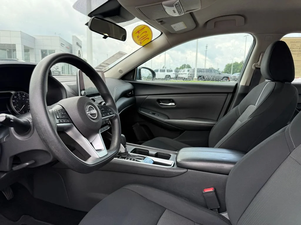 Used 2024 Gray Nissan SV image 4