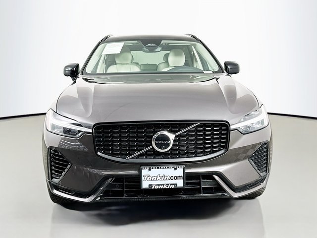 2023 Volvo XC60 Recharge Plug-In Hybrid T8 Plus Dark Theme