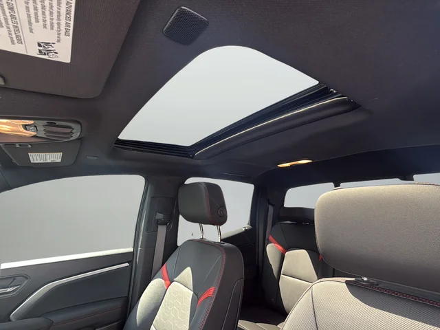 Used 2023 Blue Chevrolet Z71 image 18