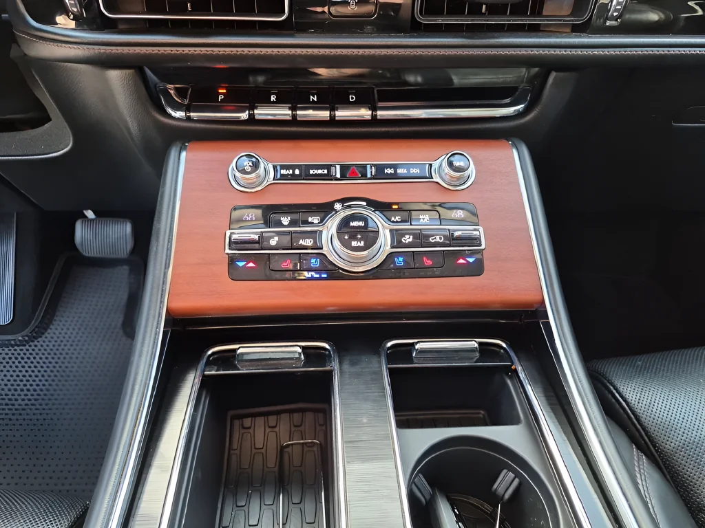 Used 2020 Black Lincoln Reserve image 31
