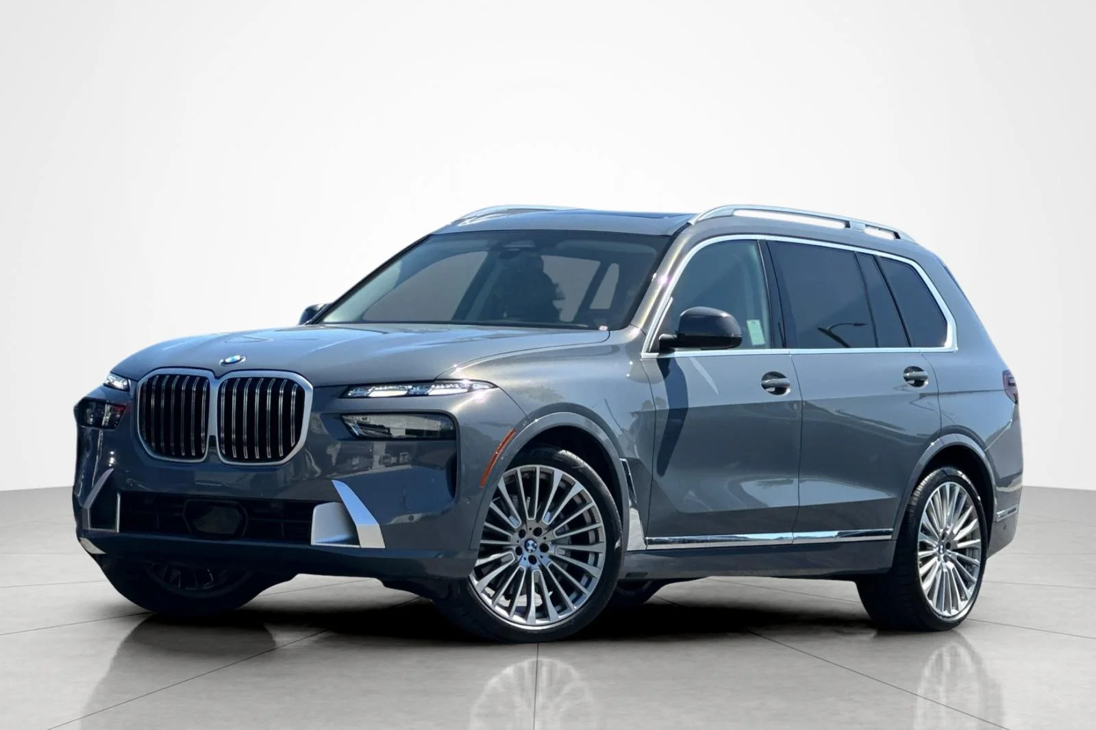 Used 2024 Sparkling Copper Metallic BMW xDrive40i image 1