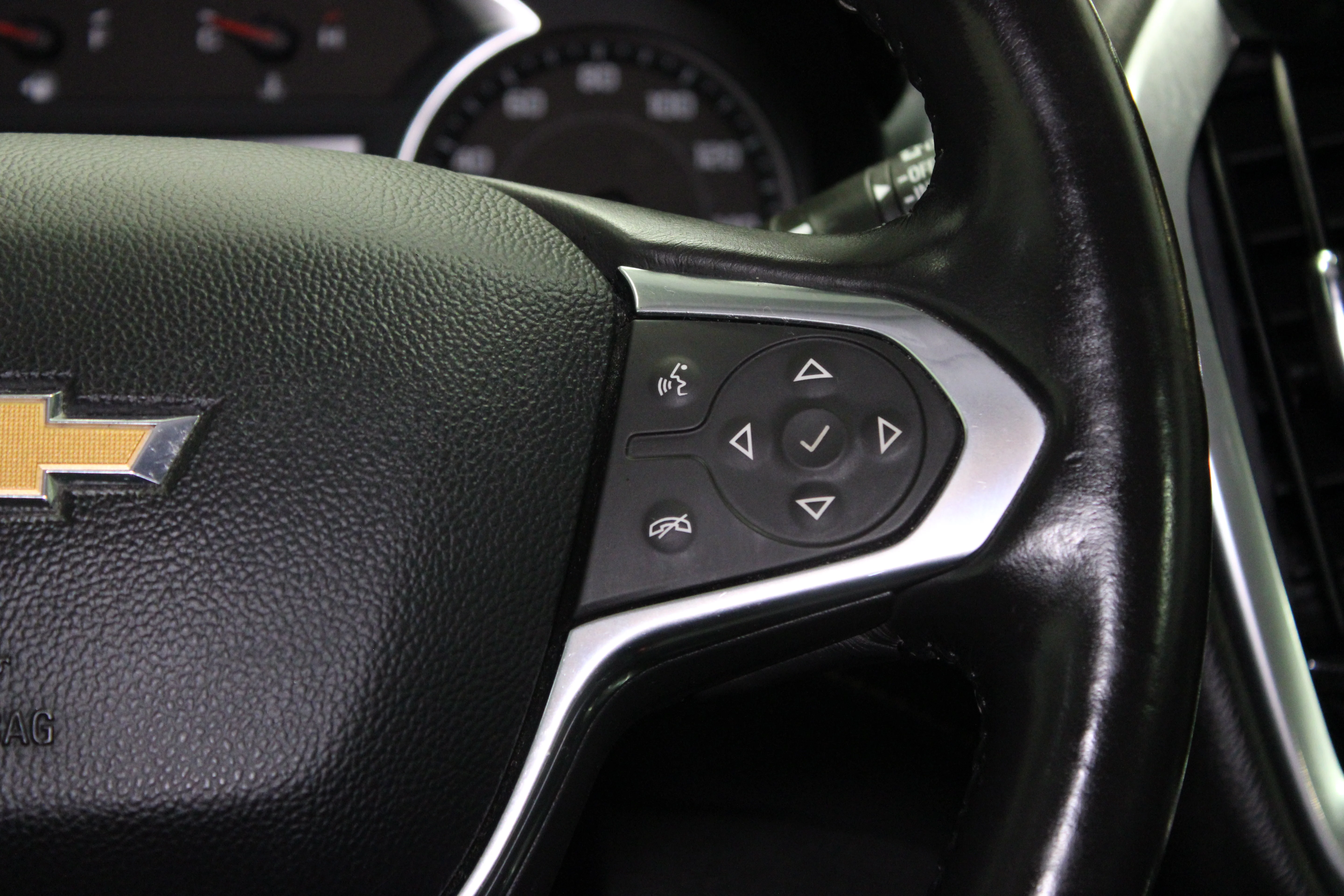 Used 2020 Stone Gray Metallic Chevrolet LT image 24