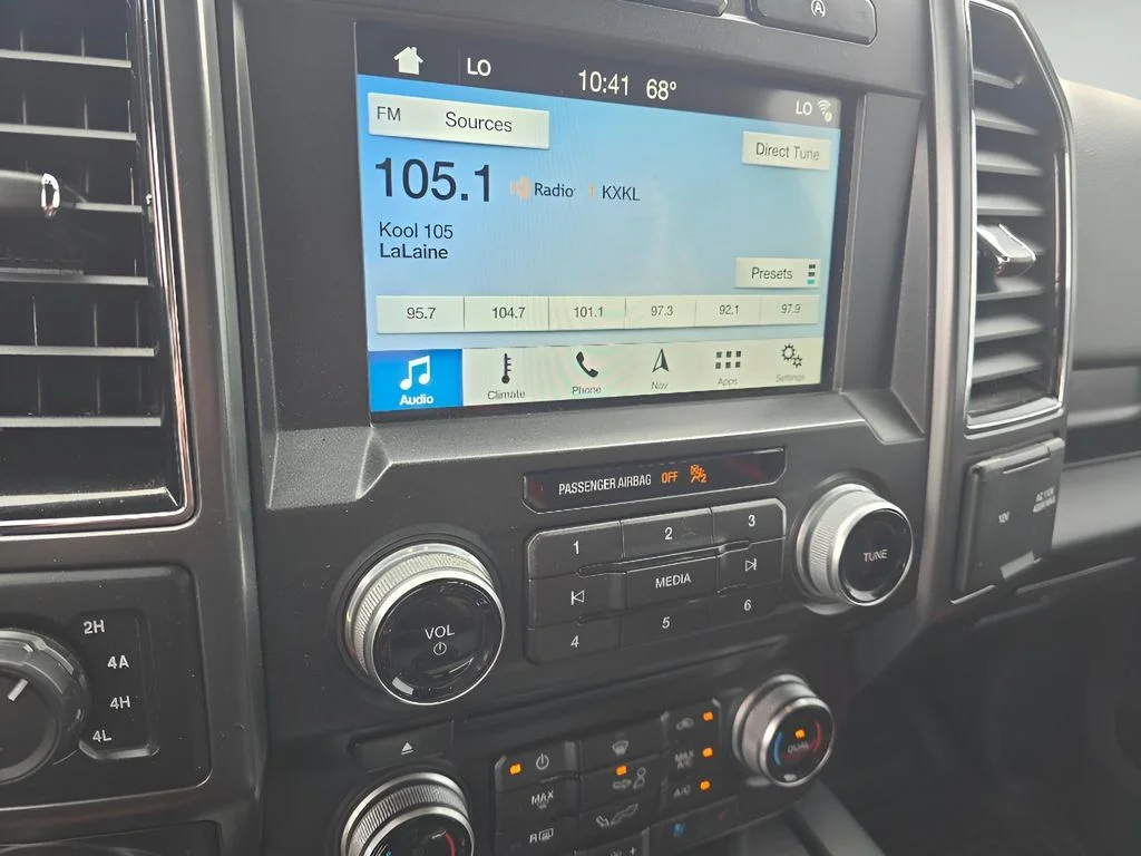 Used 2018 SHADOW BLACK Ford LARIAT image 20