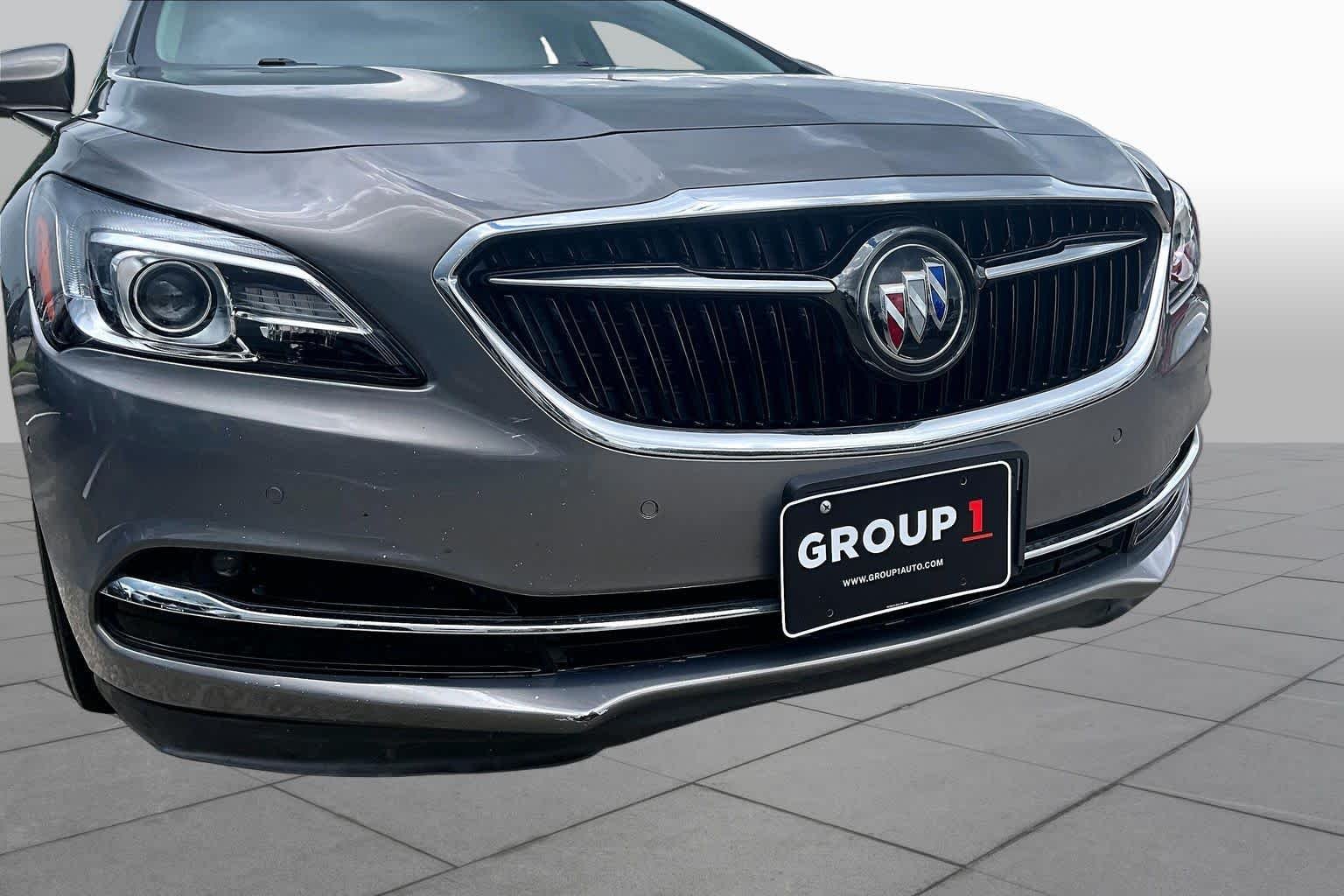 Used 2017  Buick  image 28