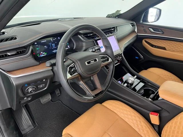 Used 2023 Black Jeep Summit 4xe image 12