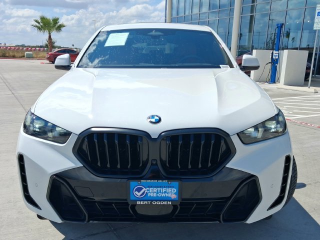 Used 2025 White BMW xDrive40i image 2