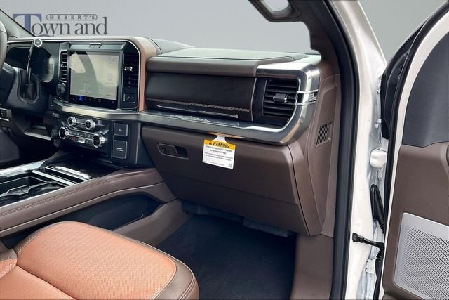 New 2026 Star White Metallic Tri-Coat Ford F-250® King Ranch® image 32