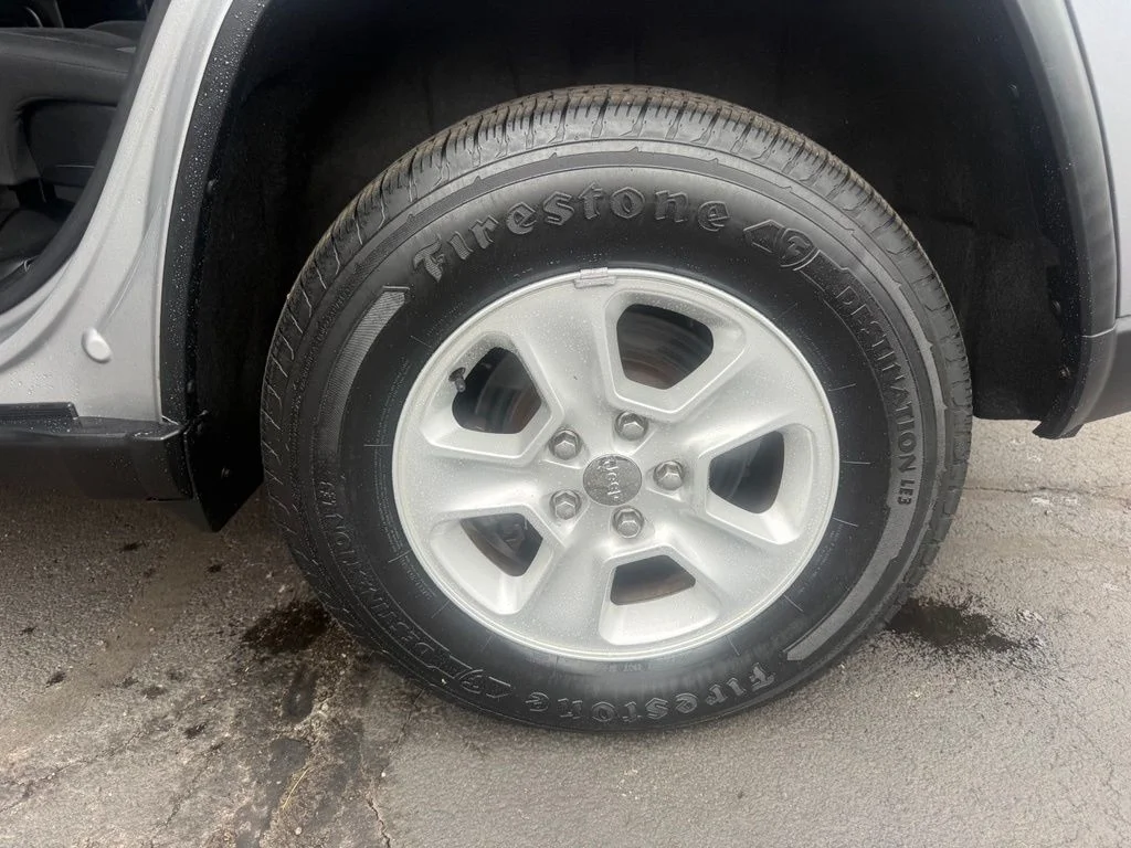 Used 2017 Silver Jeep Laredo image 33