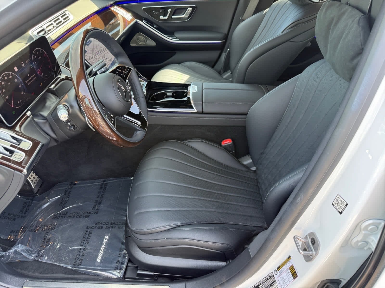 New 2026 MANUFAKTUR Moonlight White Metallic Mercedes-Benz S 500 image 9