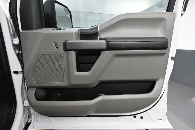 Used 2020 White Ford XLT image 34