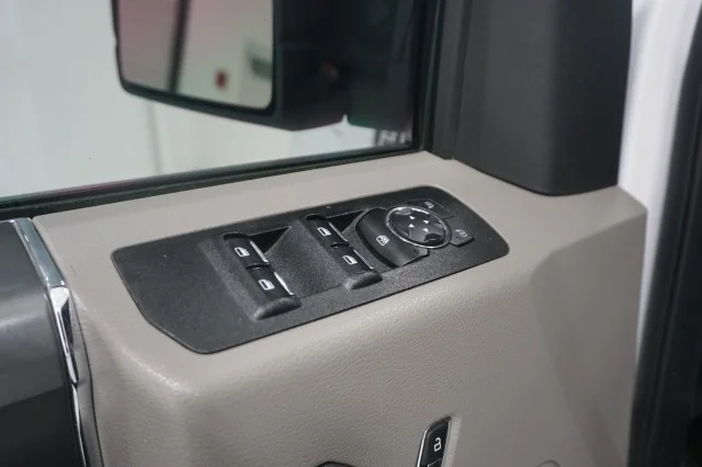 Used 2020 Oxford White Ford LARIAT image 14