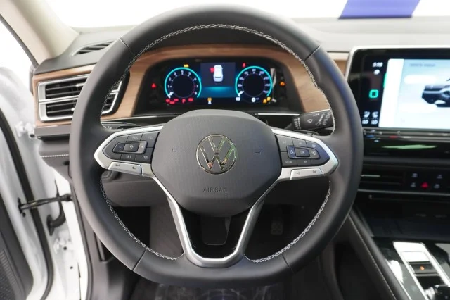 New 2026 Opal White Pearl Volkswagen 2.0T SE w/Technology image 25