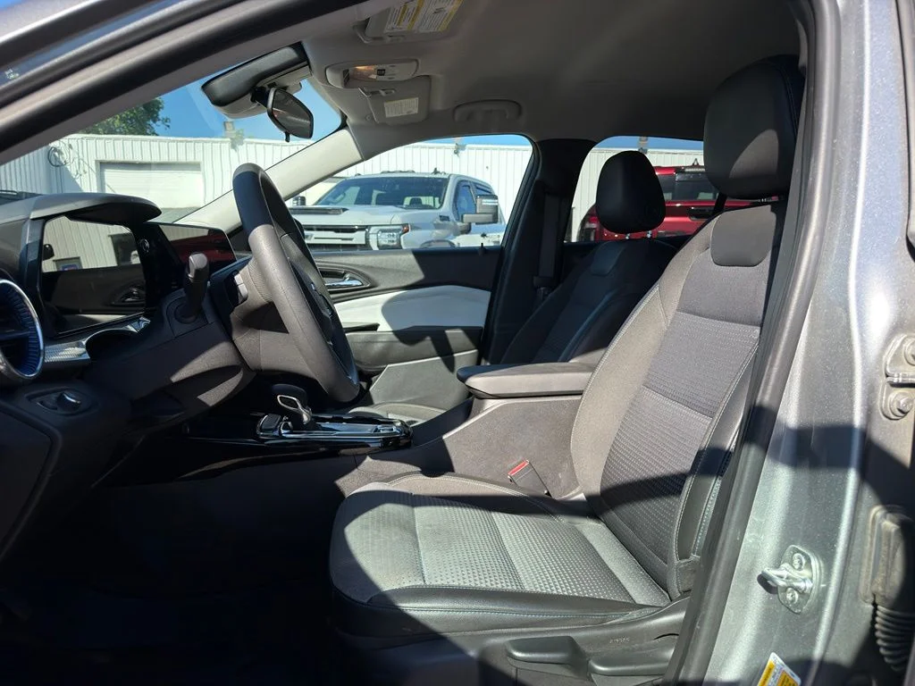 Used 2025 Gray Chevrolet LT image 2