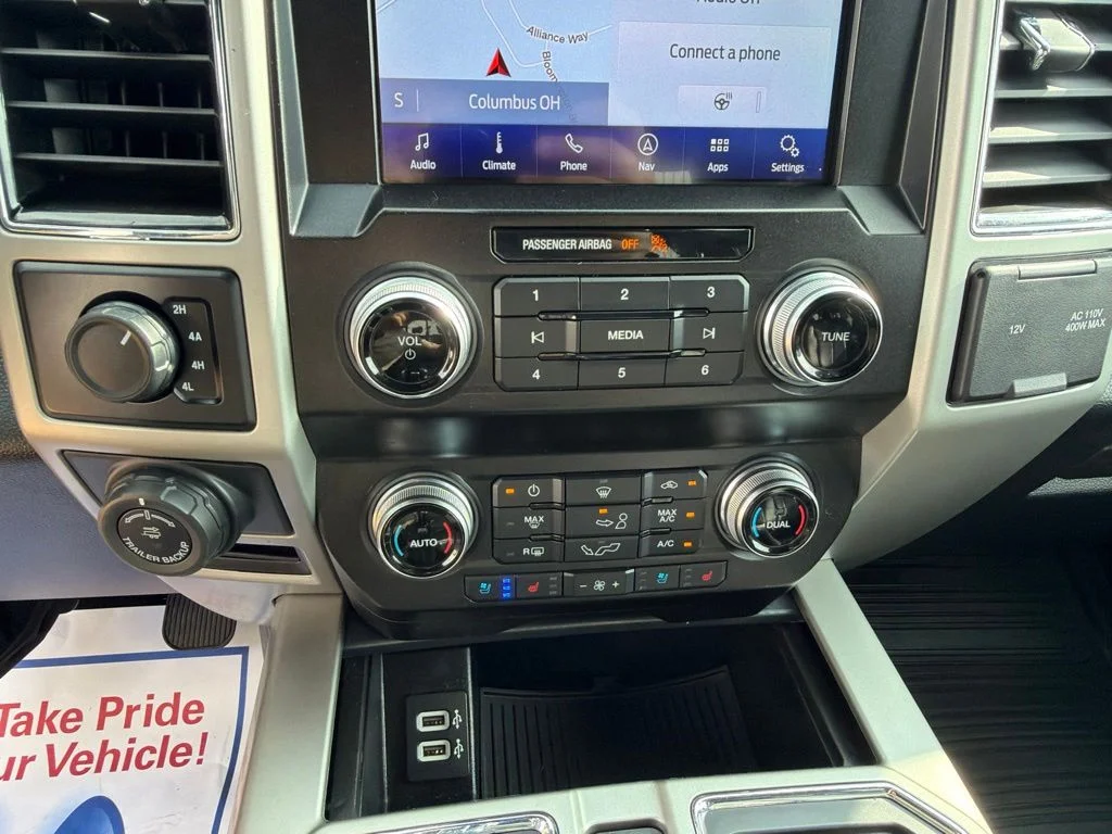 Used 2020 White Ford Lariat image 35