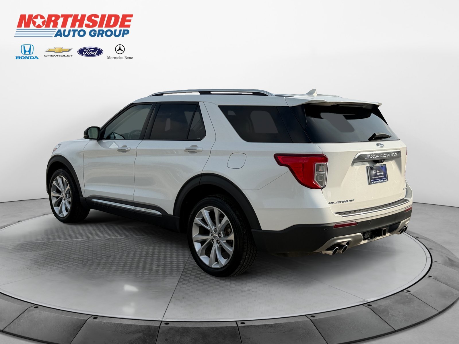 Used 2022 Star White Metallic Tri-Coat Ford Platinum image 5