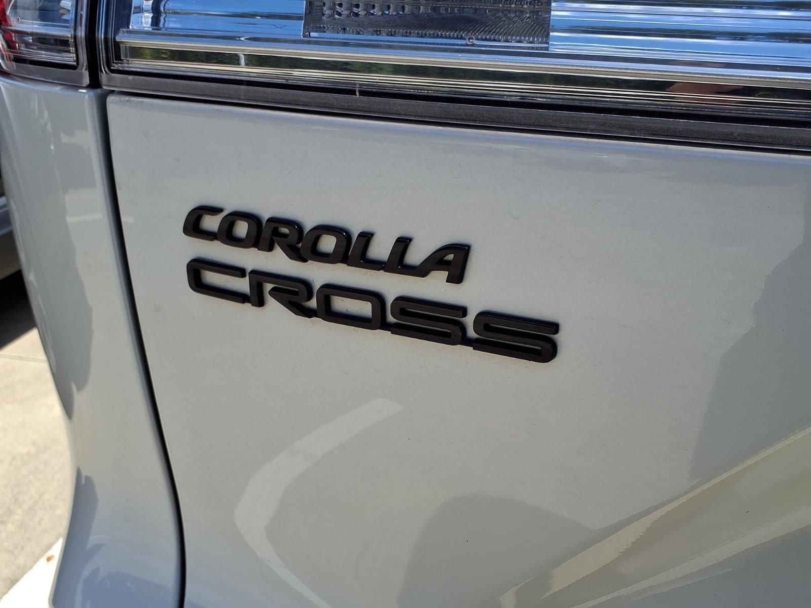 Certified Used 2023 Pearl Toyota Hybrid S image 8