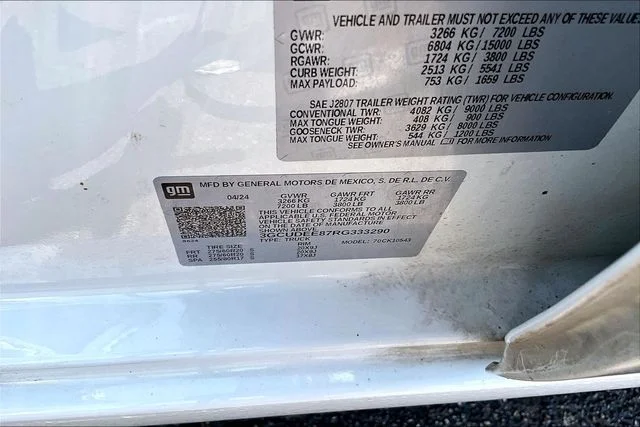 Used 2024 White Chevrolet RST image 18