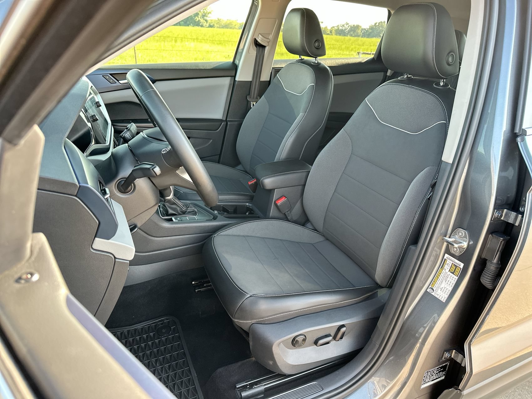 2023 Volkswagen Taos SE - Photo 11