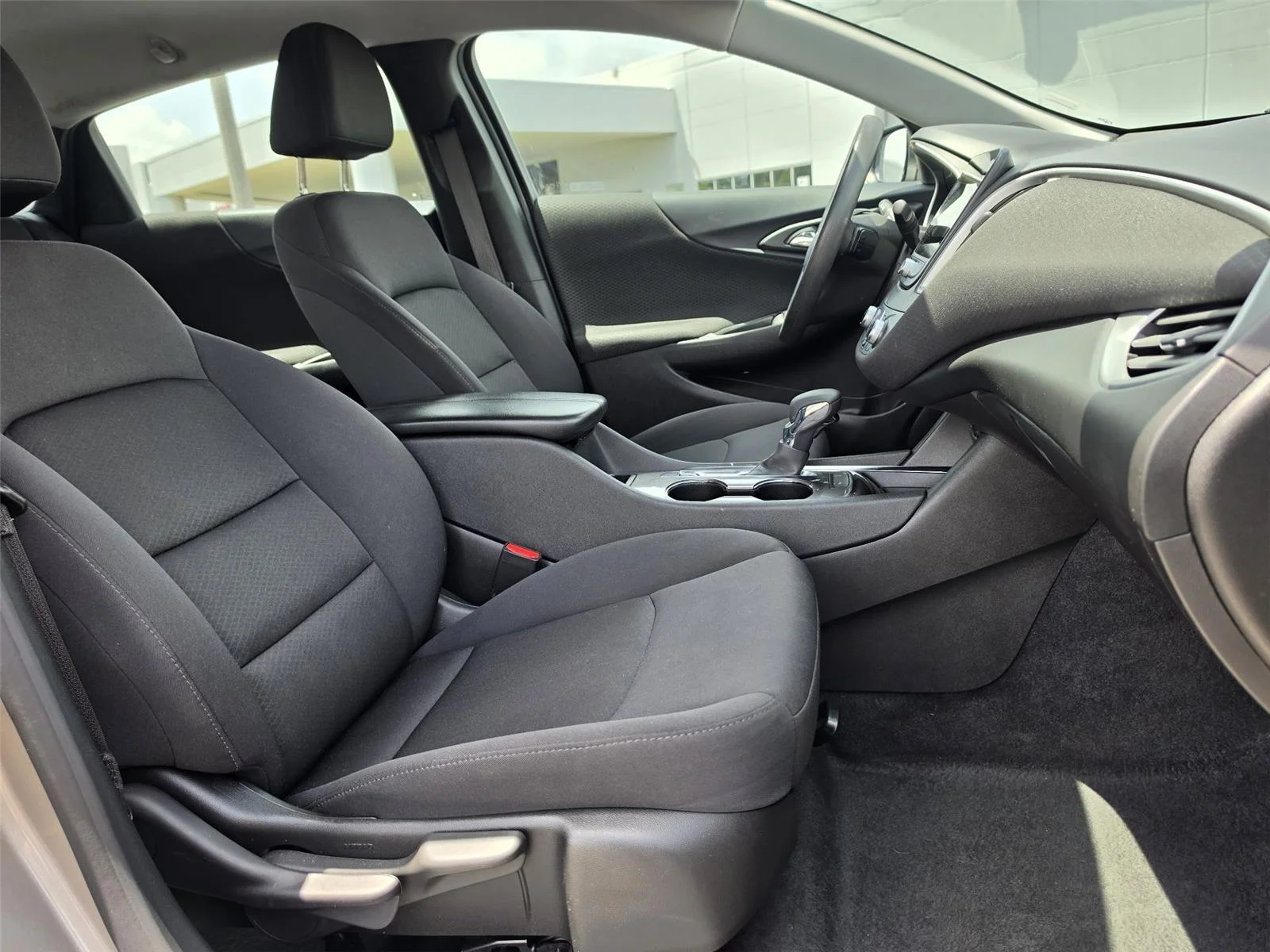 Used 2024 Mineral Gray Metallic Chevrolet LT image 27