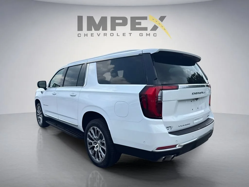 Used 2025 Summit White GMC Denali image 3